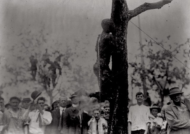 1280px-Lynching_of_Jesse_Washington,_1916