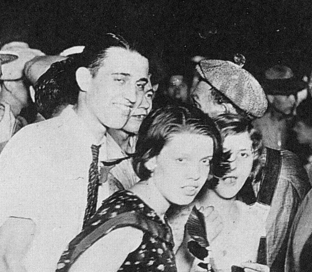 a-lynch31-bw-detail1