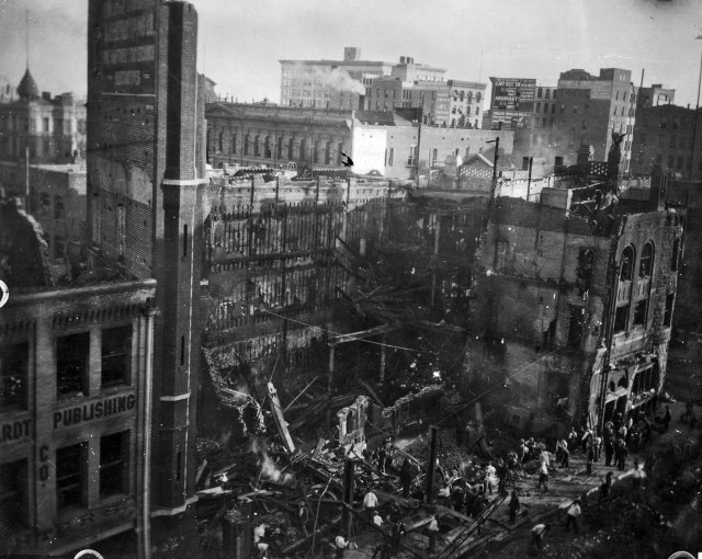 la-1528832842-puh3g7sft7-snap-image